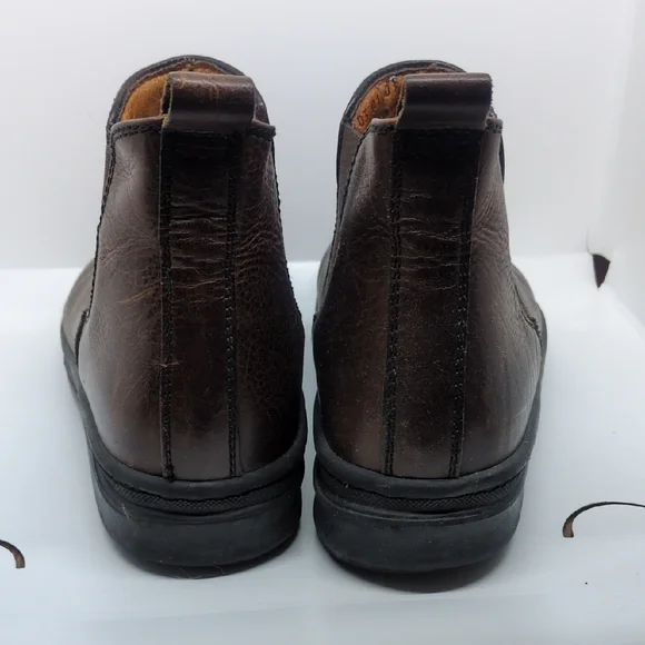 Birkenstock Brown Chukka Boots with Distressed Leather - Picture 6 of 6